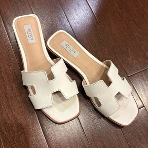 Steve Madden H sandals